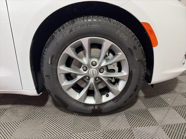 New 2026 Chrysler Pacifica Limited FWD image 52