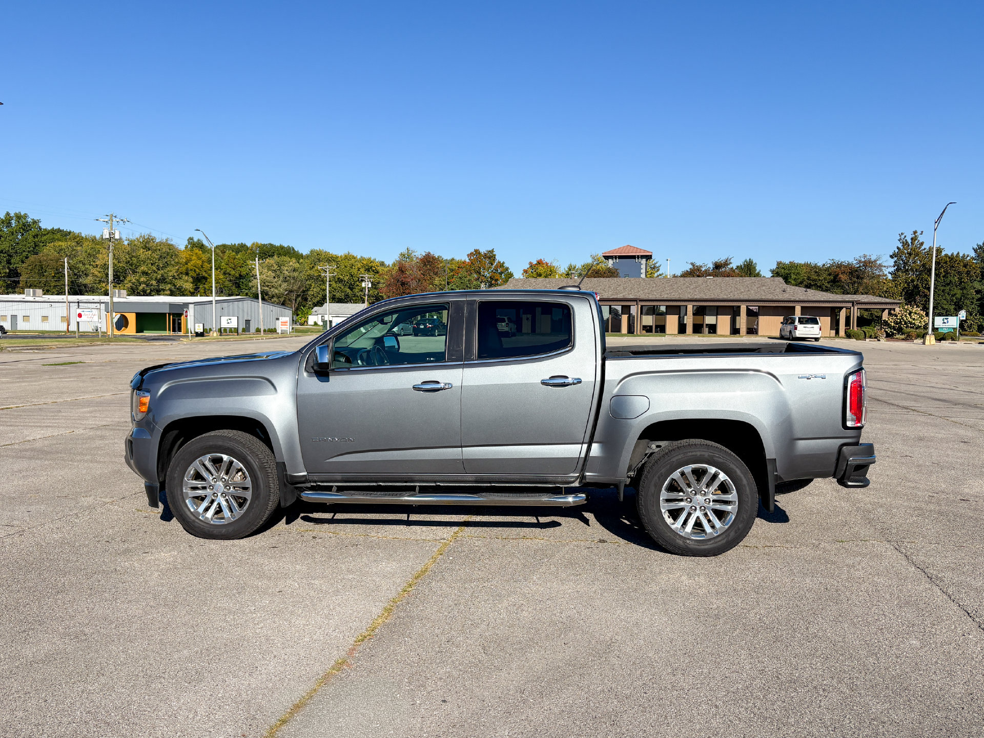 Used 2018 GMC Canyon SLT w/ Driver Alert Package AWD/4WD image 5