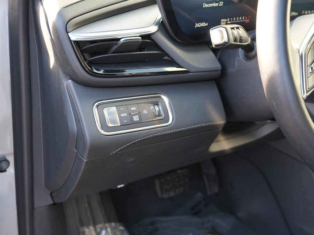 Used 2025 Buick Enclave Sport Touring image 17