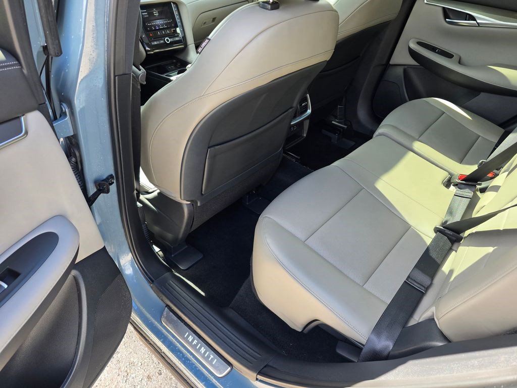 Used 2025 INFINITI QX50 Luxe AWD/4WD image 28