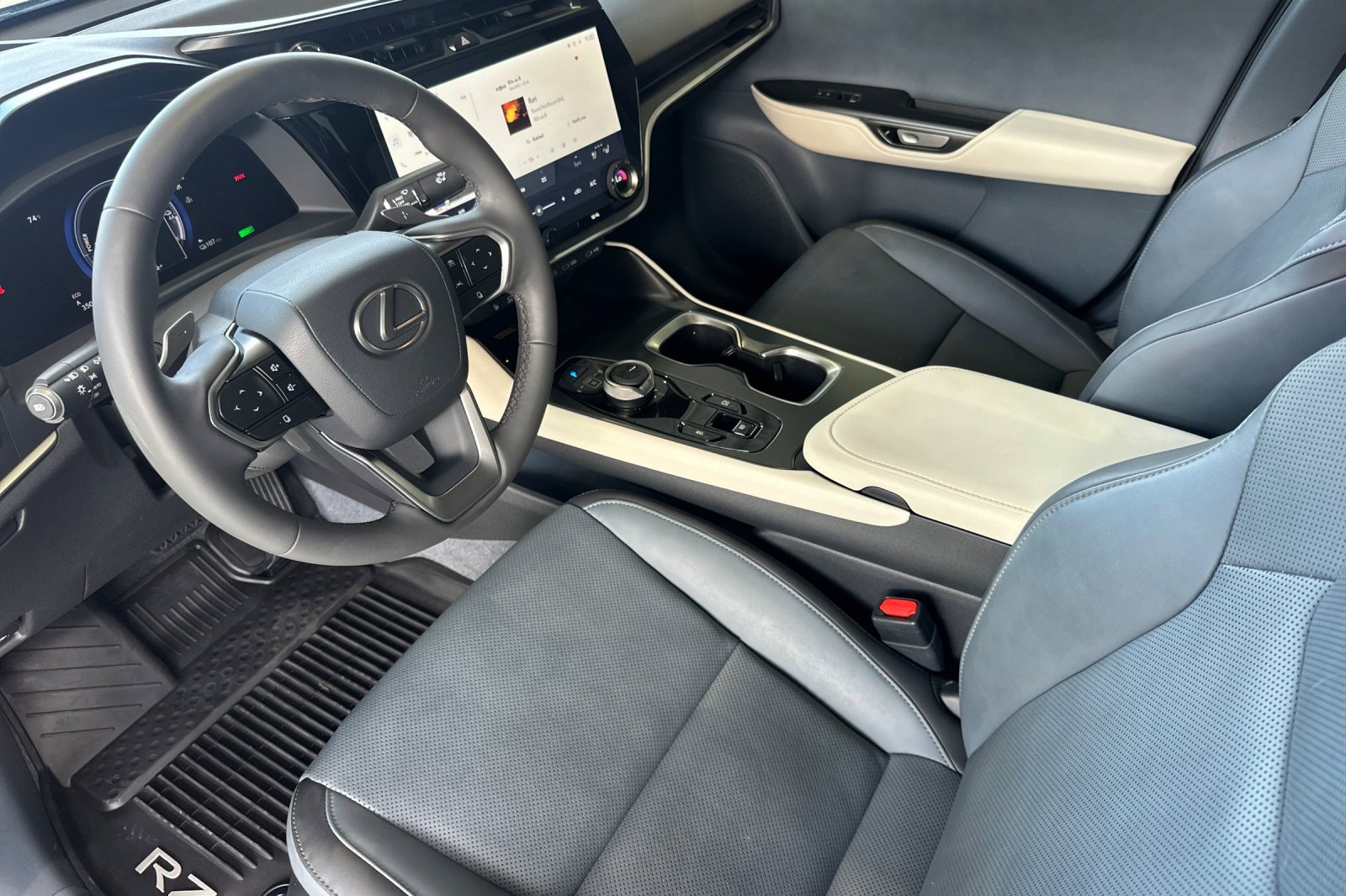 Certified 2023 Lexus RZ 450e Premium w/ Technology Package AWD/4WD image 11