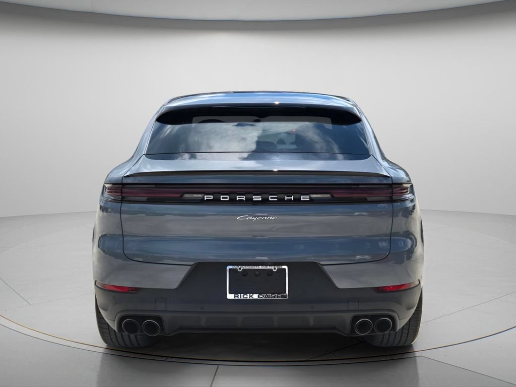 Used 2024 Porsche Cayenne Coupe AWD/4WD image 5