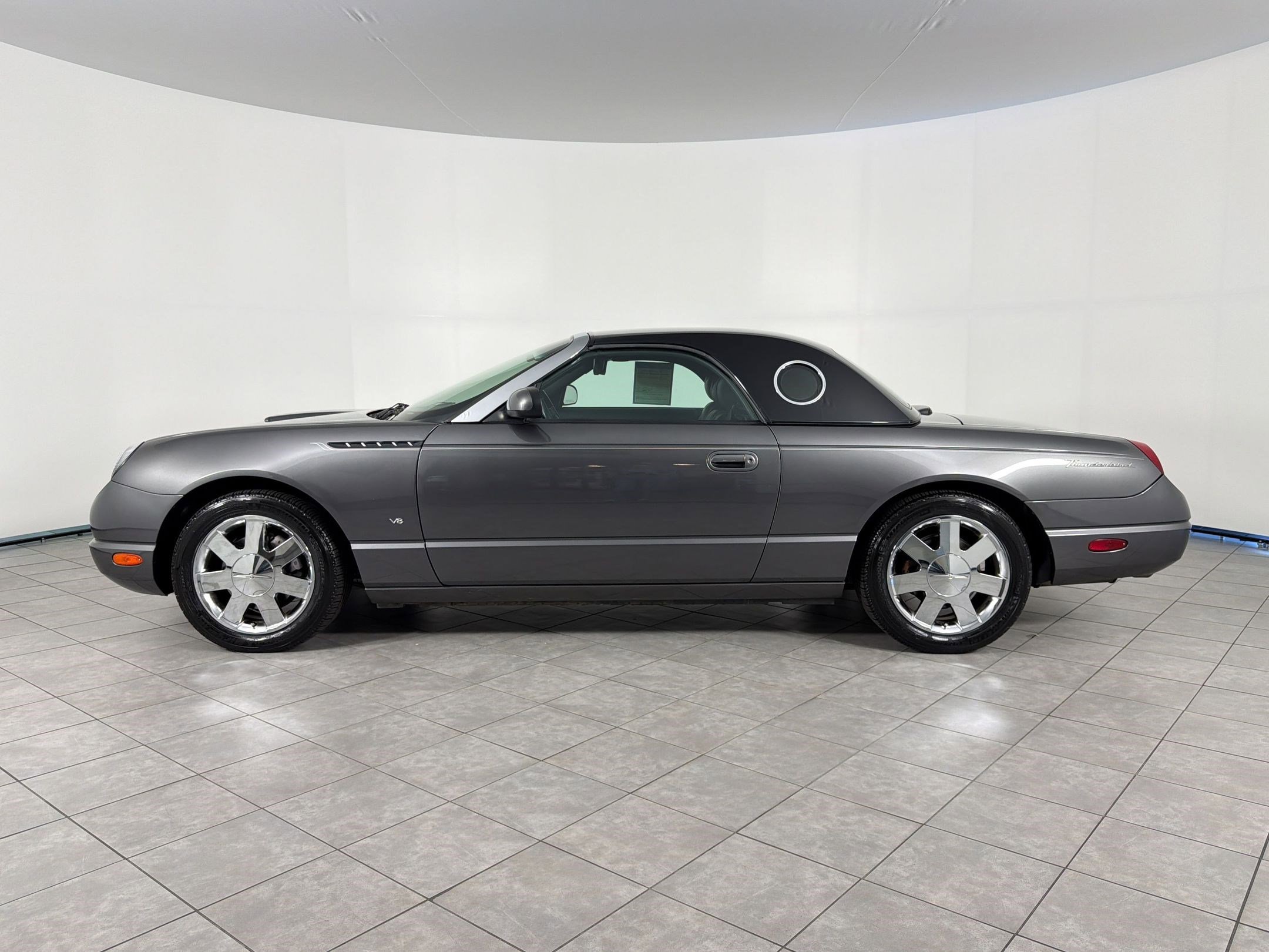 Used 2003 Ford Thunderbird RWD image 2