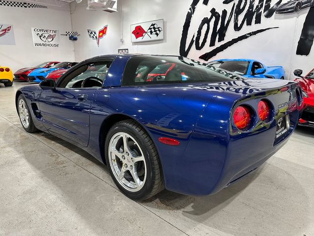 Used 2004 Chevrolet Corvette Coupe w/ Preferred Equipment Group RWD image 20