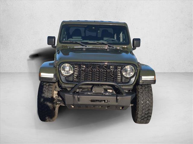 Used 2024 Jeep Gladiator Sport AWD/4WD image 2
