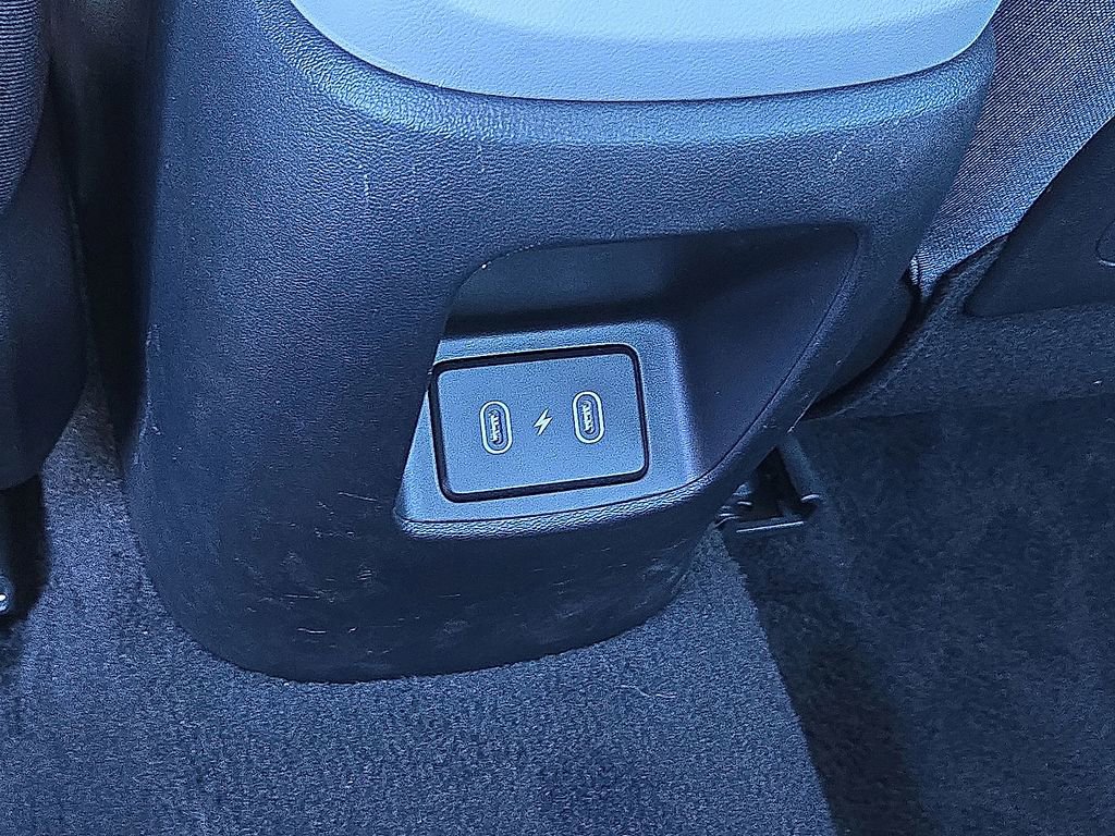 Used 2025 Hyundai Elantra Limited image 16