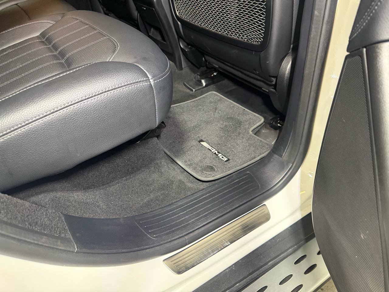 Used 2018 Mercedes-Benz GLE 43 AMG 4MATIC w/ Parking Assist Package image 27