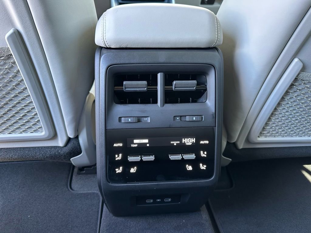 Used 2026 Porsche Macan 4 Electric AWD/4WD image 39