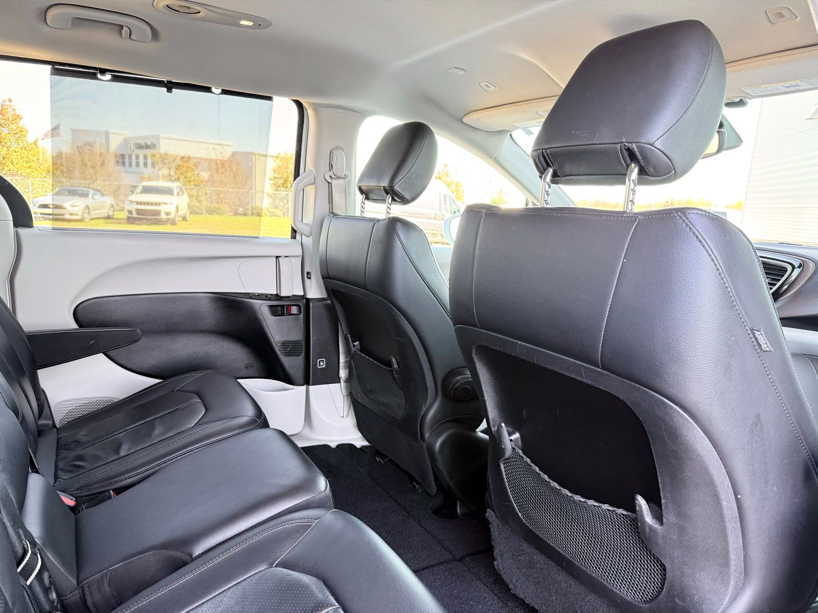 Used 2018 Chrysler Pacifica Touring-L image 22