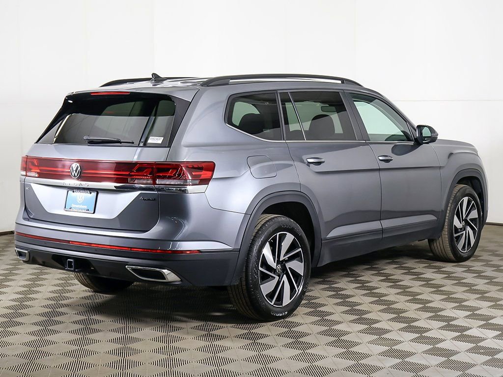 Used 2025 Volkswagen Atlas SE image 11
