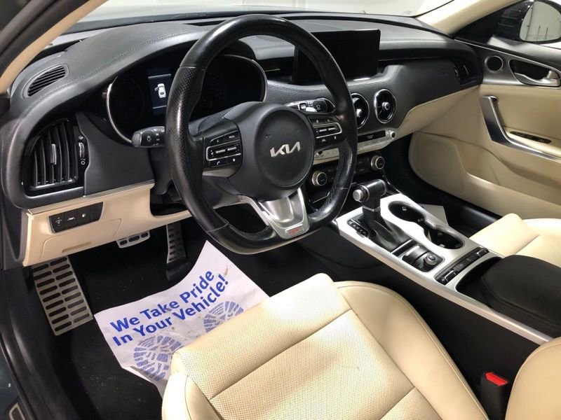 Certified 2022 Kia Stinger GT1 image 19