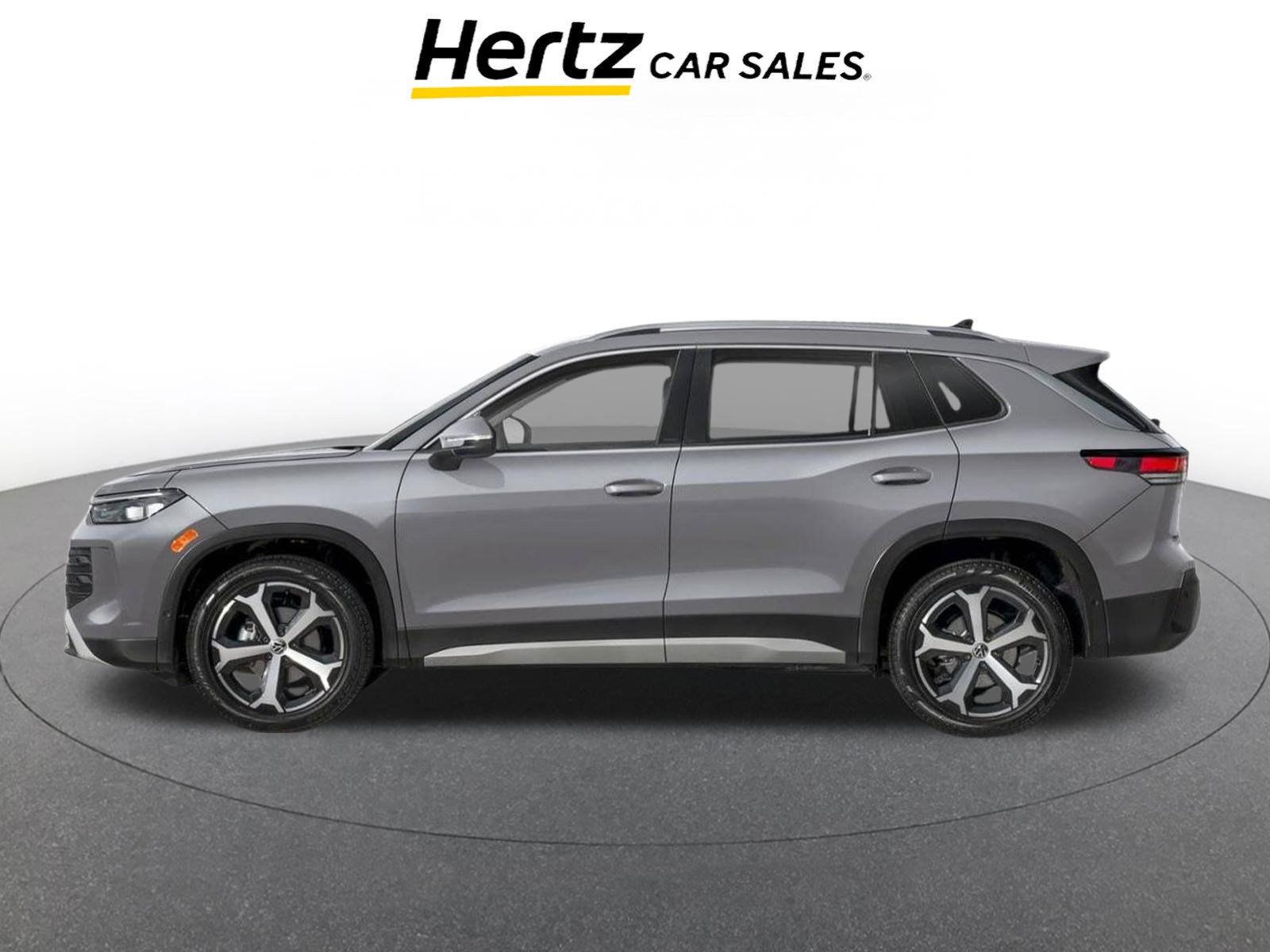 Used 2026 Volkswagen Tiguan SE AWD/4WD image 3