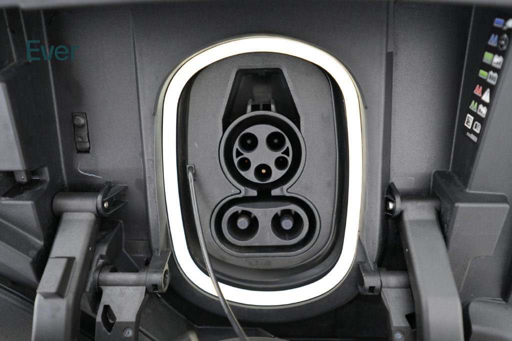 Used 2024 Chevrolet Blazer EV LT AWD/4WD image 10