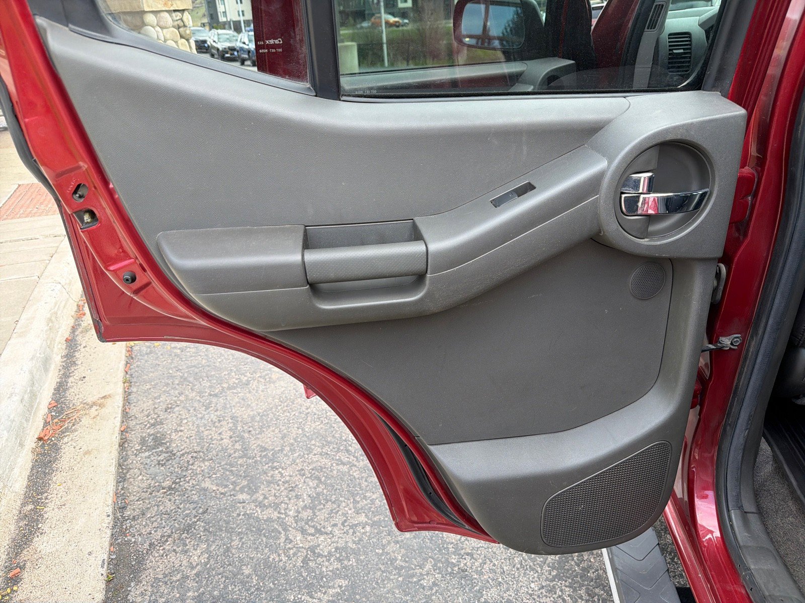 Used 2015 Nissan Xterra PRO-4X w/ Pro-4x Leather Package AWD/4WD image 26