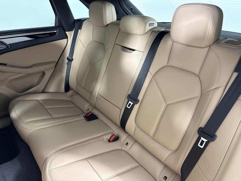 New 2026 Porsche Macan AWD/4WD image 22