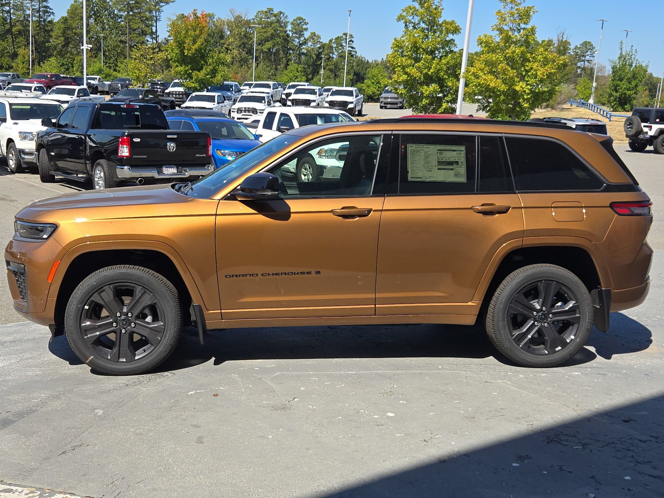New 2027 Jeep Grand Cherokee Limited AWD/4WD image 4