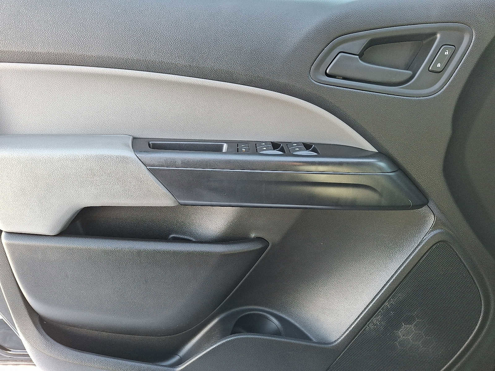 Used 2018 Chevrolet Colorado W/T image 12