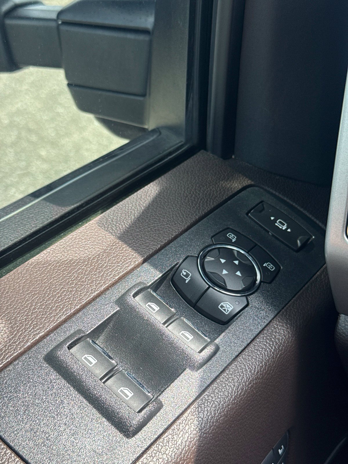 Used 2022 Ford F350 King Ranch w/ King Ranch Ultimate Package AWD/4WD image 24