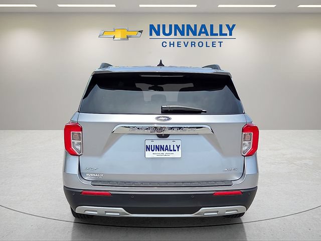 Used 2023 Ford Explorer XLT w/ Equipment Group 202A AWD/4WD image 4