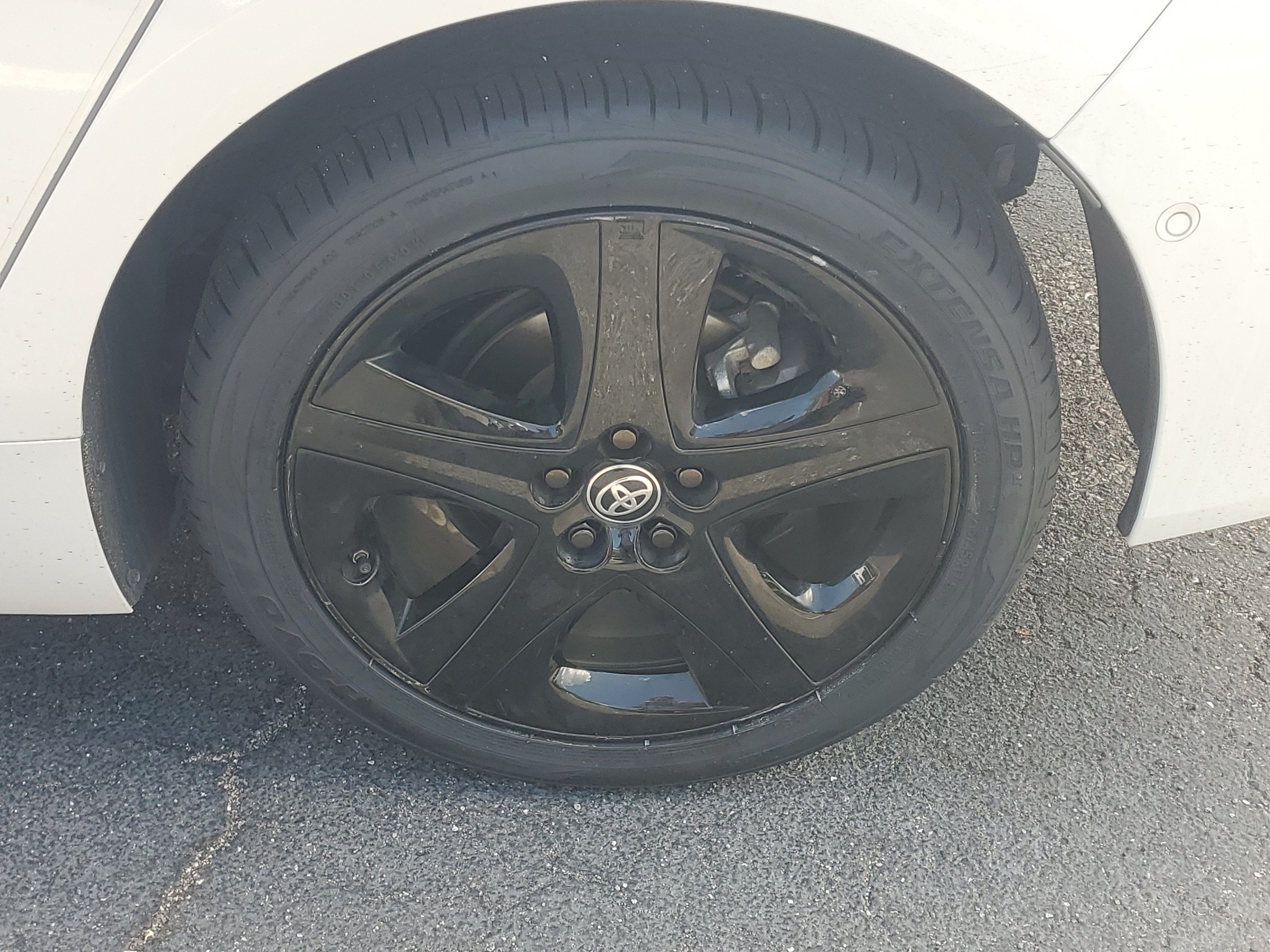 Certified 2021 Toyota Prius FWD image 7