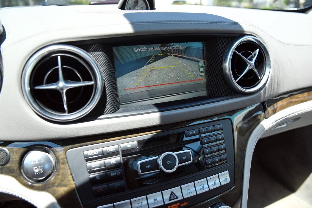 Used 2014 Mercedes-Benz SL 550 image 23