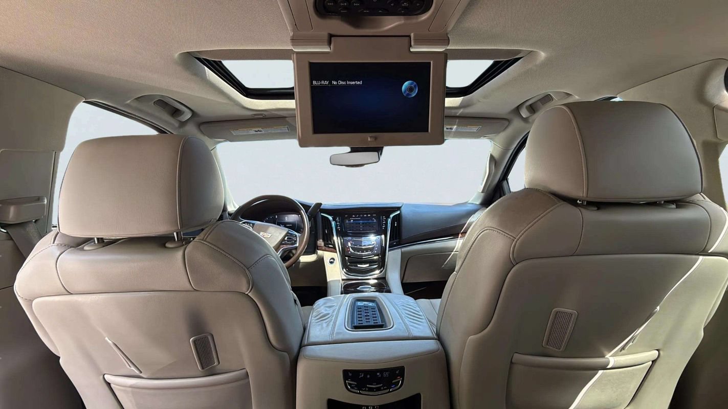 Used 2016 Cadillac Escalade Premium AWD/4WD image 10