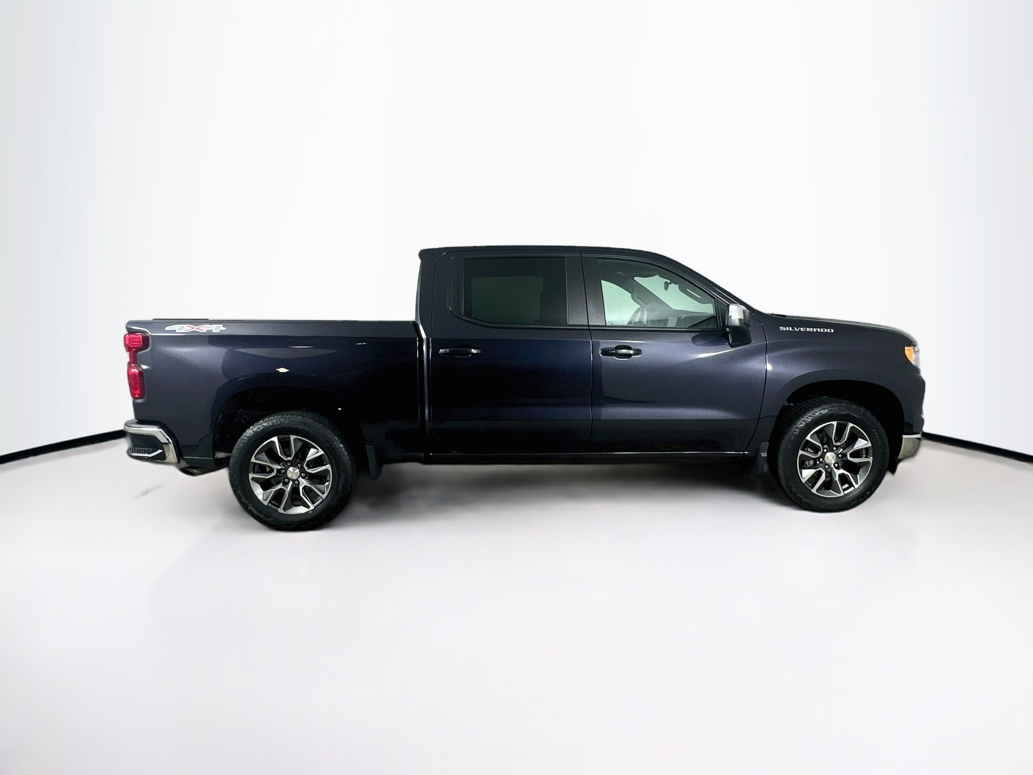 Used 2023 Chevrolet Silverado 1500 LT AWD/4WD image 10
