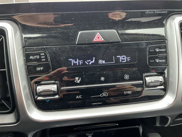 Used 2023 Kia Sorento S w/ Panoramic Sunroof Package image 19