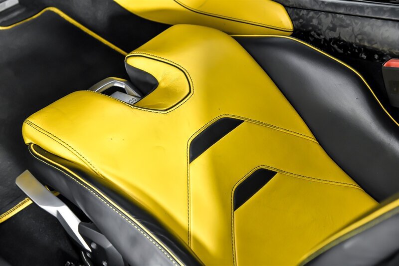 Used 2021 Lamborghini Huracan EVO RWD image 27