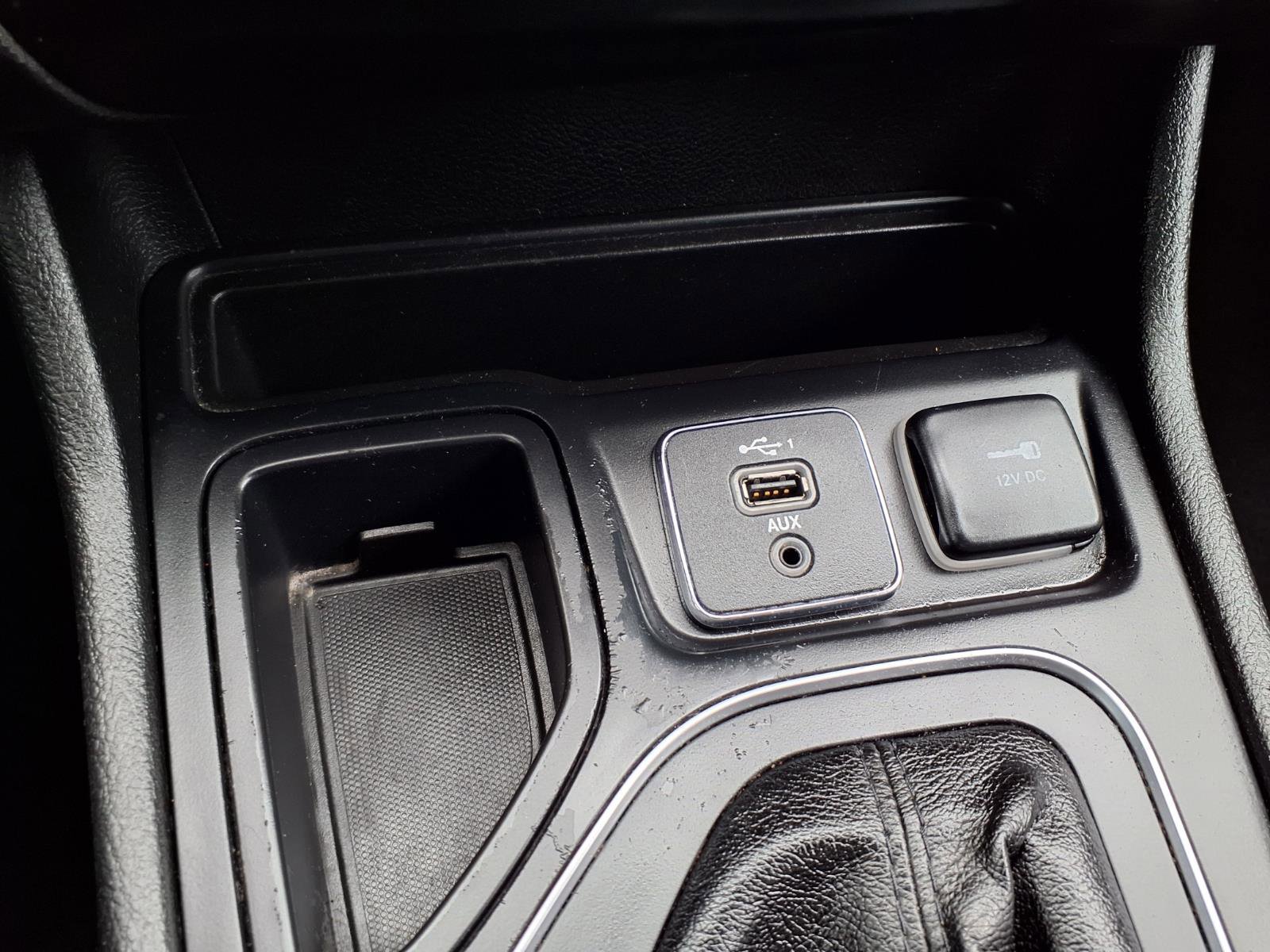 Used 2019 Jeep Cherokee Latitude w/ Popular Appearance Group FWD image 8