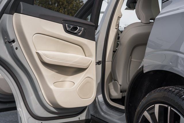 New 2026 Volvo XC60 B5 Ultra w/ Protection Package Premier image 37