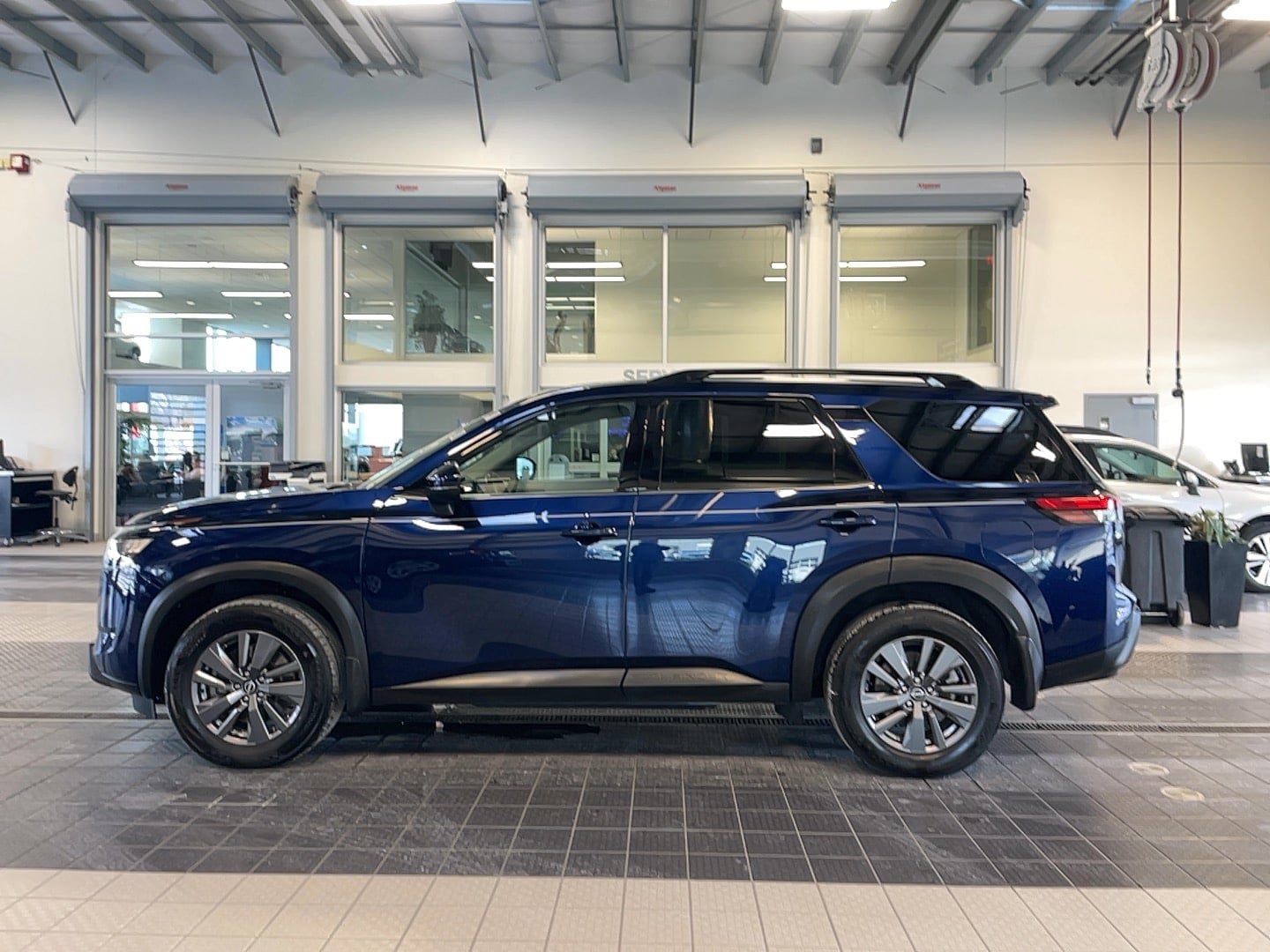 Used 2024 Nissan Pathfinder SV w/ Cargo Package AWD/4WD image 3
