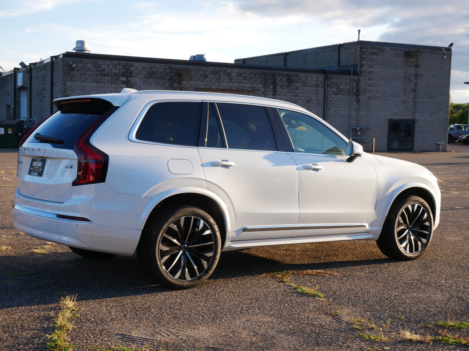 New 2027 Volvo XC90 B6 Ultra AWD/4WD image 2