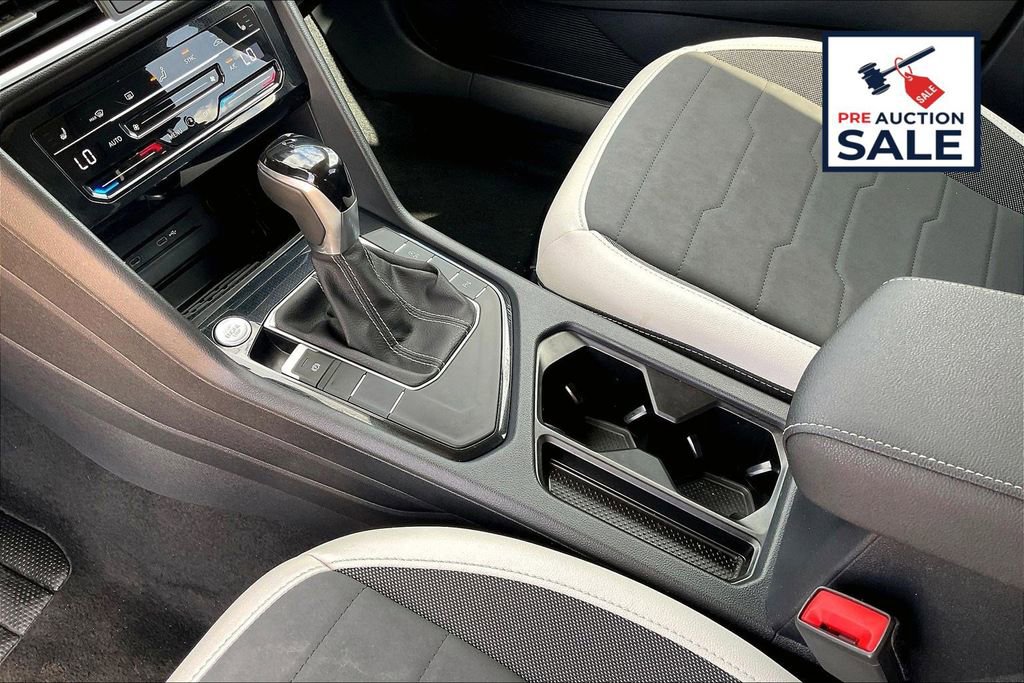Used 2025 Volkswagen Taos SE FWD image 17