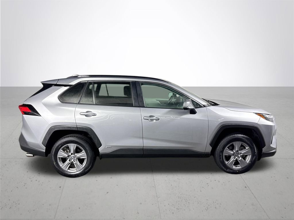 Used 2022 Toyota RAV4 XLE image 5