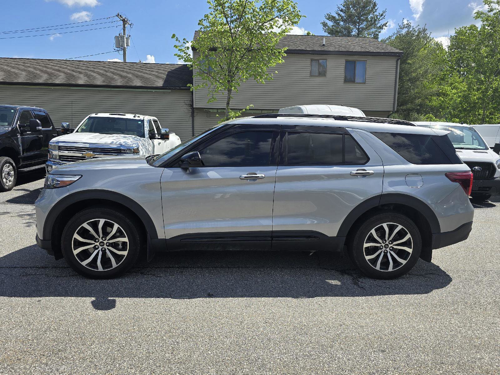 Used 2023 Ford Explorer ST AWD/4WD image 6