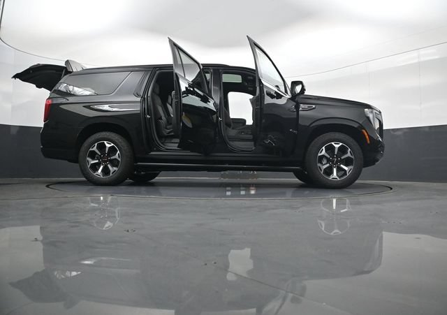 New 2026 GMC Yukon XL AT4 w/ AT4 Premium Plus Package AWD/4WD image 34