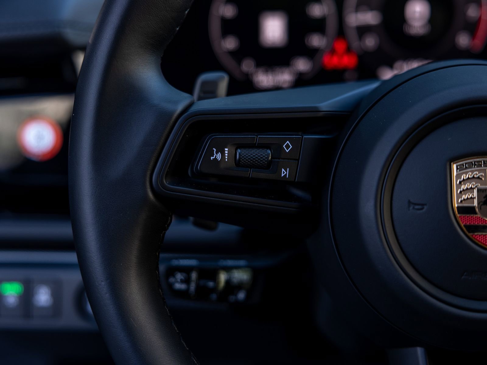 Certified 2025 Porsche Panamera RWD image 46