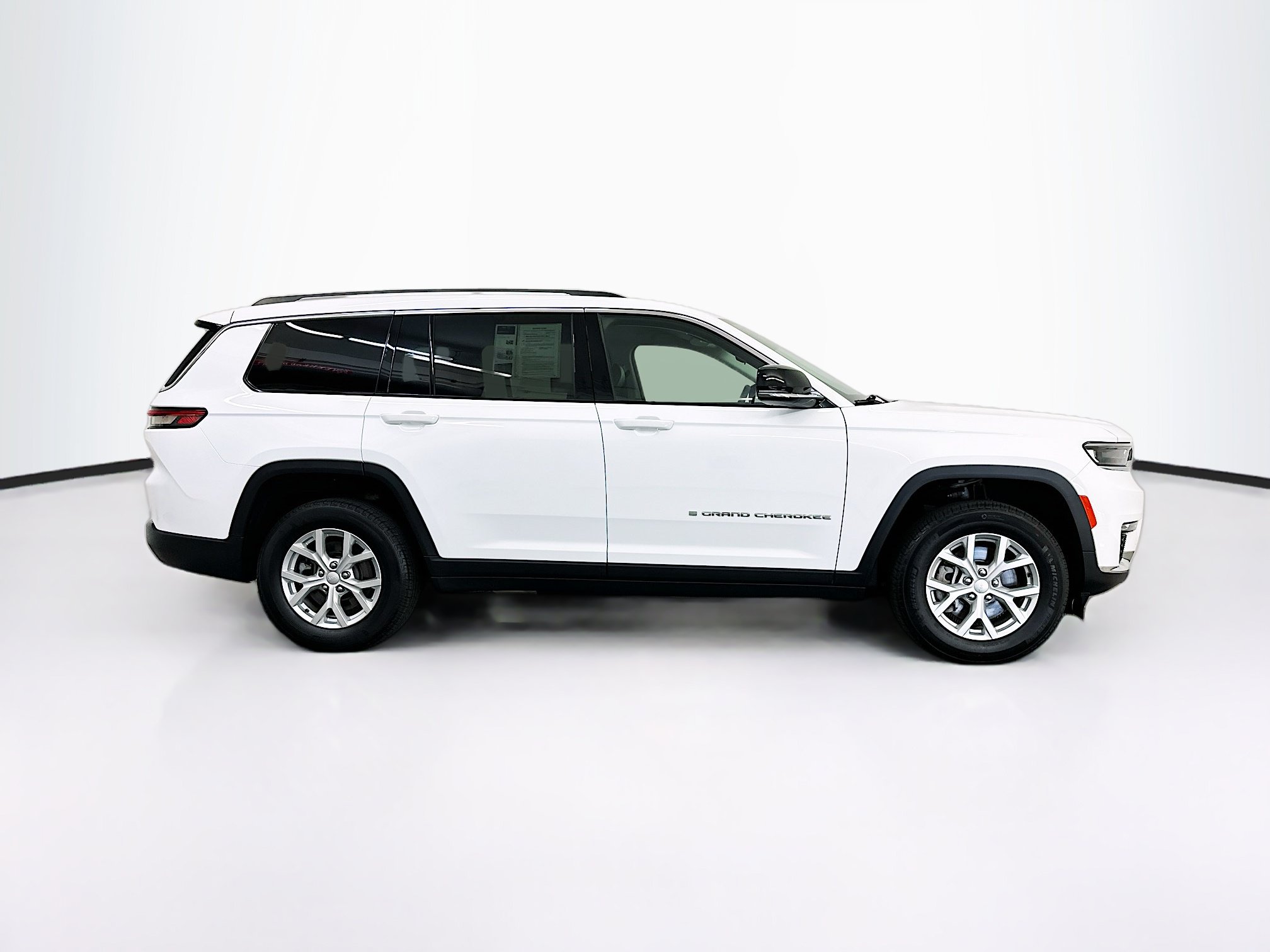 Used 2023 Jeep Grand Cherokee L Limited w/ Trailer Tow Group (B) AWD/4WD image 10