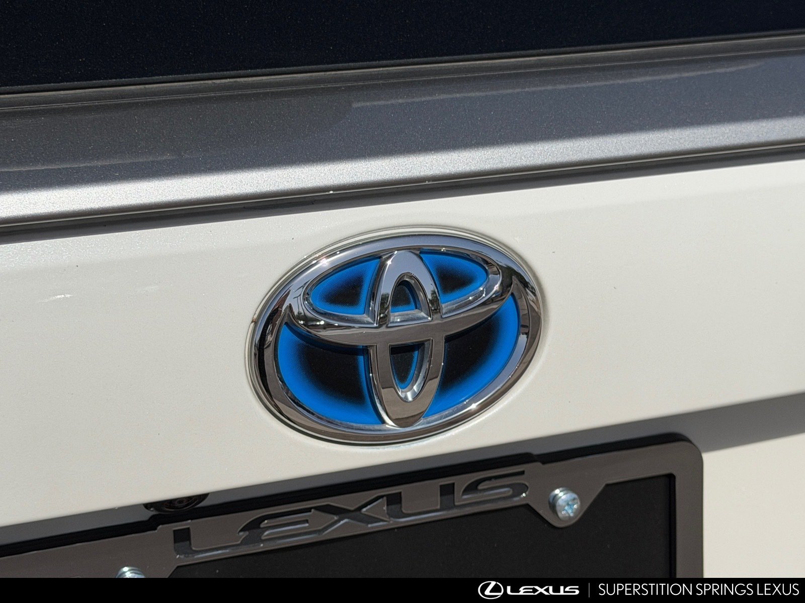 Used 2020 Toyota RAV4 Limited AWD/4WD image 13