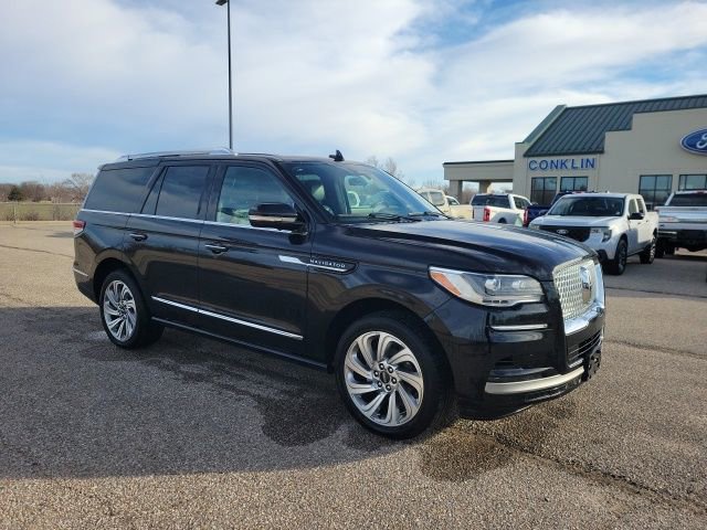 Used 2024 Lincoln Navigator Premiere image 22