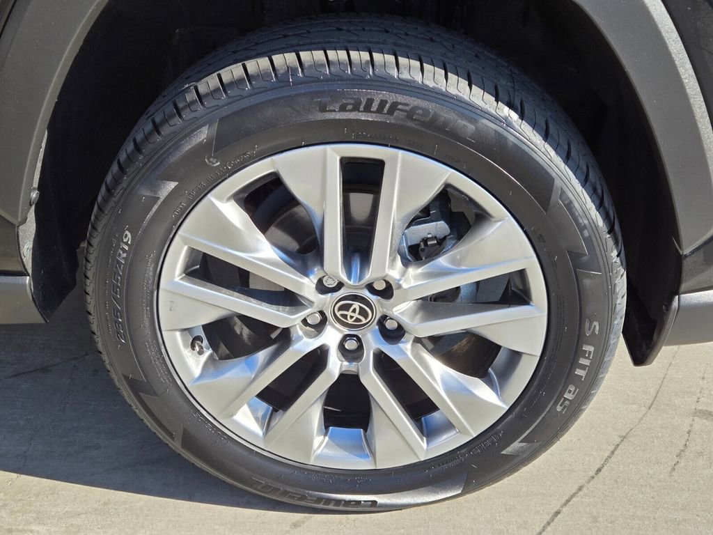 Used 2023 Toyota RAV4 Limited image 8