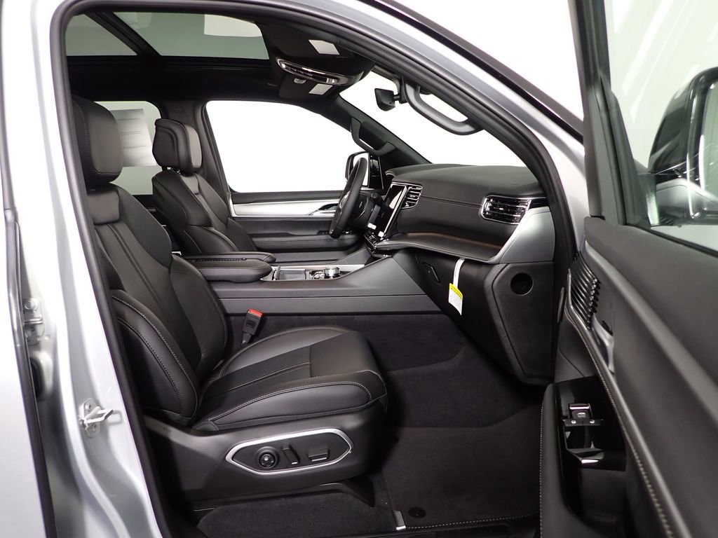 New 2026 Jeep Grand Wagoneer 4WD w/ Quick Order Packge 29V Upland image 47