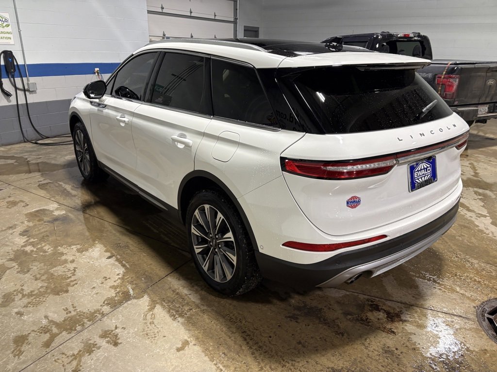 Used 2021 Lincoln Corsair Reserve w/ Equipment Group 201A image 6