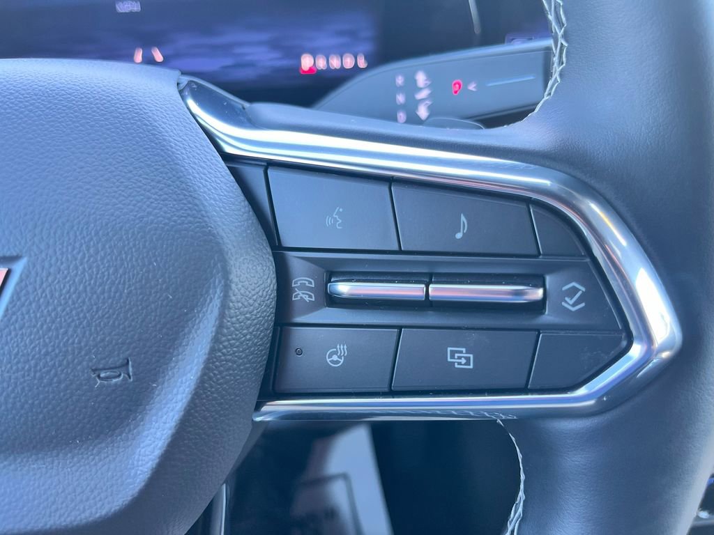 Certified 2025 Chevrolet Traverse LT image 28