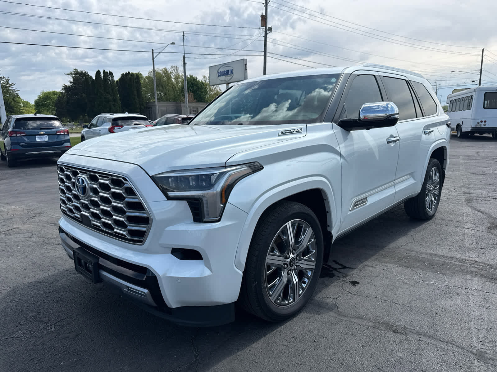 Used 2024 Toyota Sequoia Capstone AWD/4WD image 1