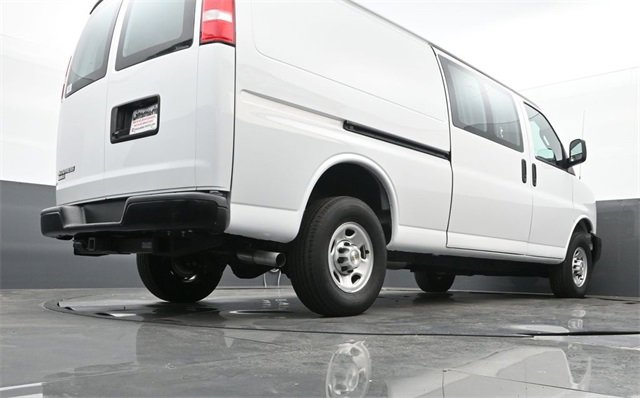 Used 2023 Chevrolet Express 2500 Extended image 21