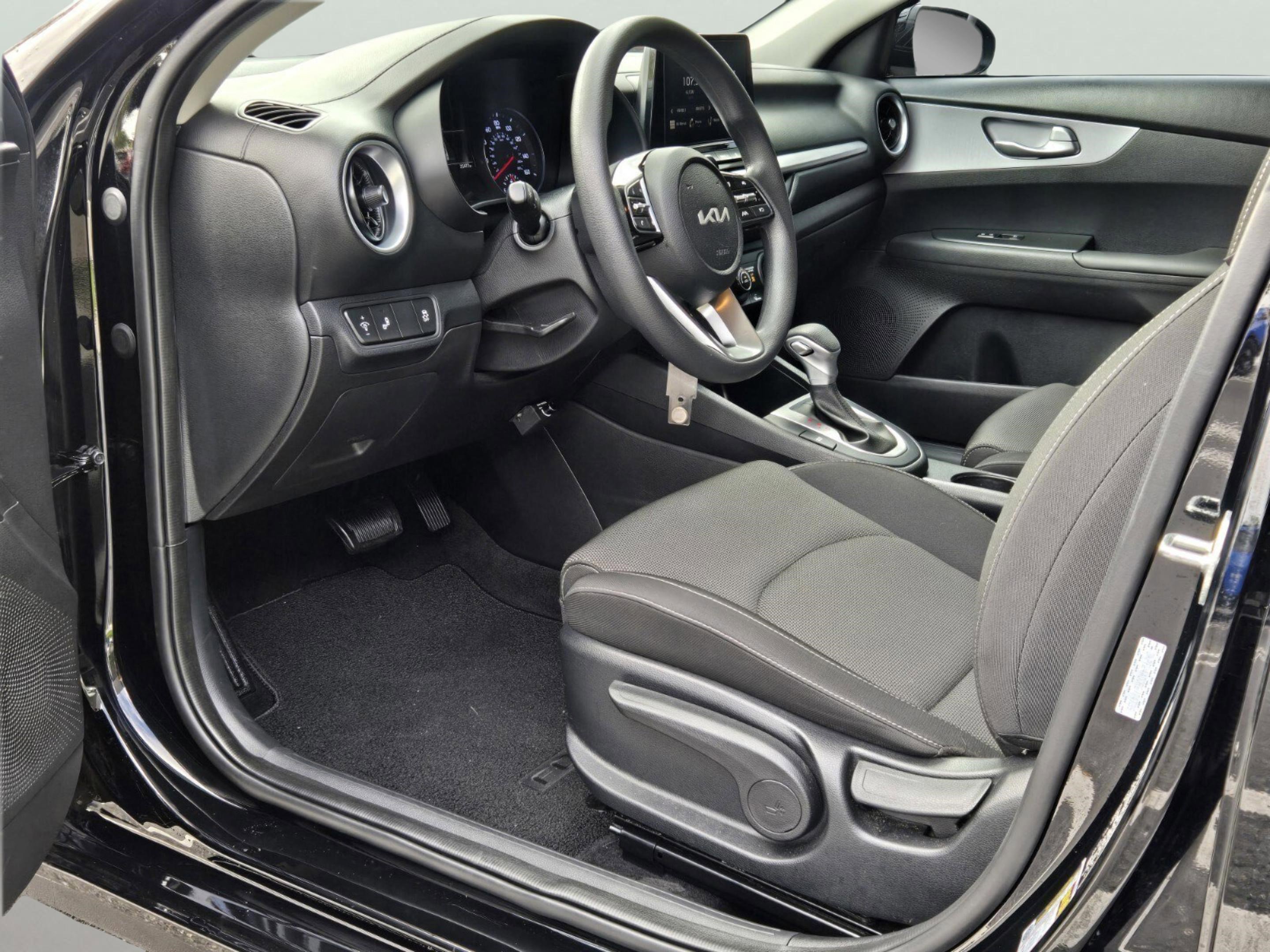 Used 2024 Kia Forte LXS w/ LXS Technology Package image 10