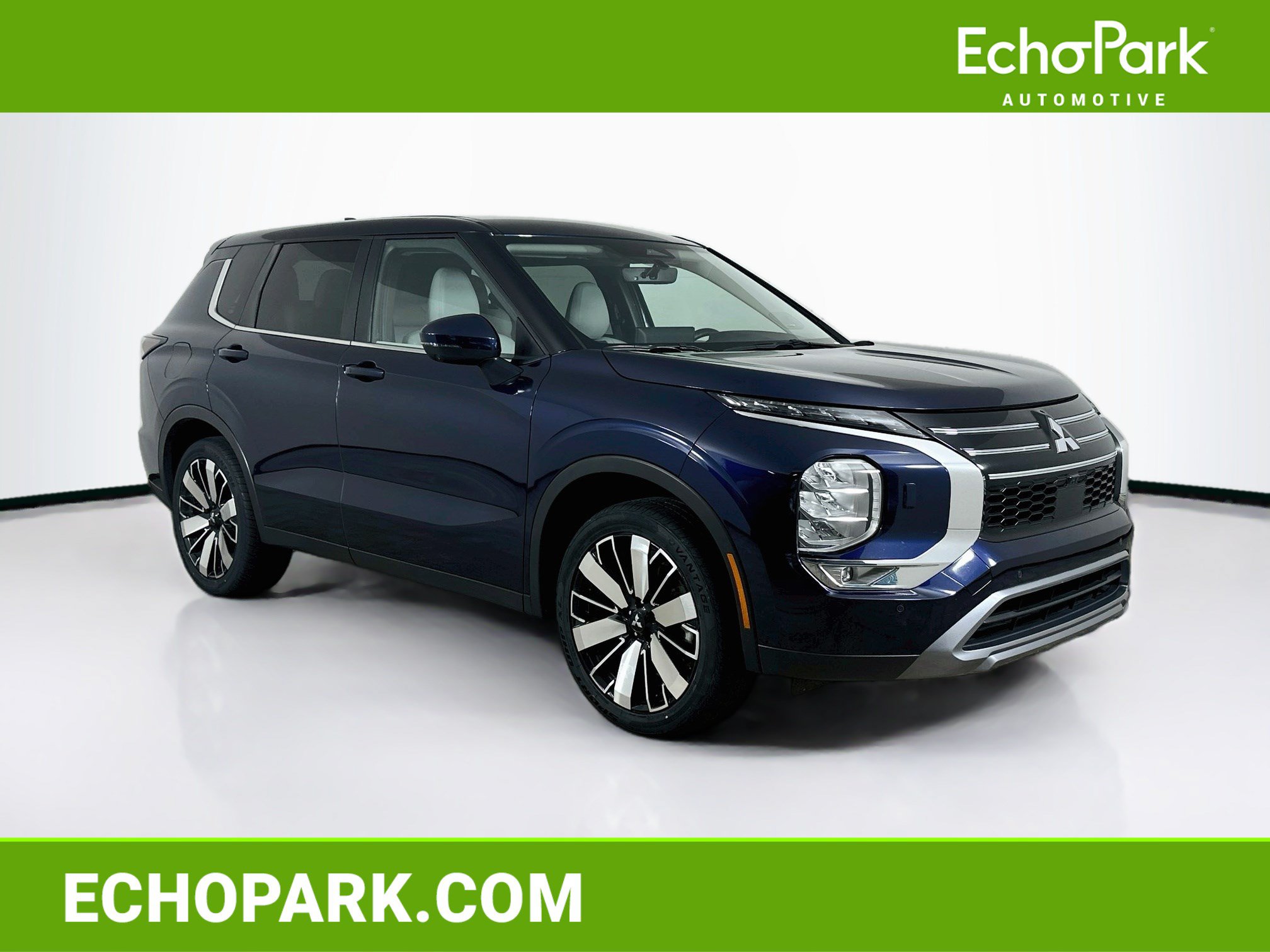 Used 2025 Mitsubishi Outlander SE