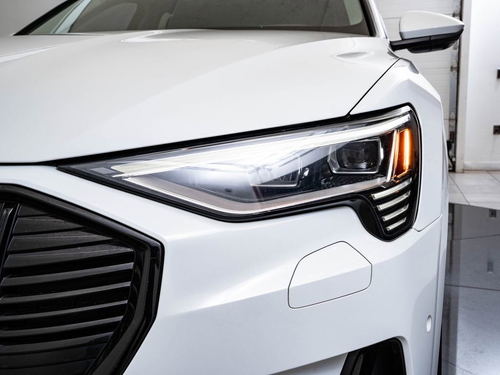 Used 2021 Audi e-tron Premium w/ Convenience Plus Package AWD/4WD image 15
